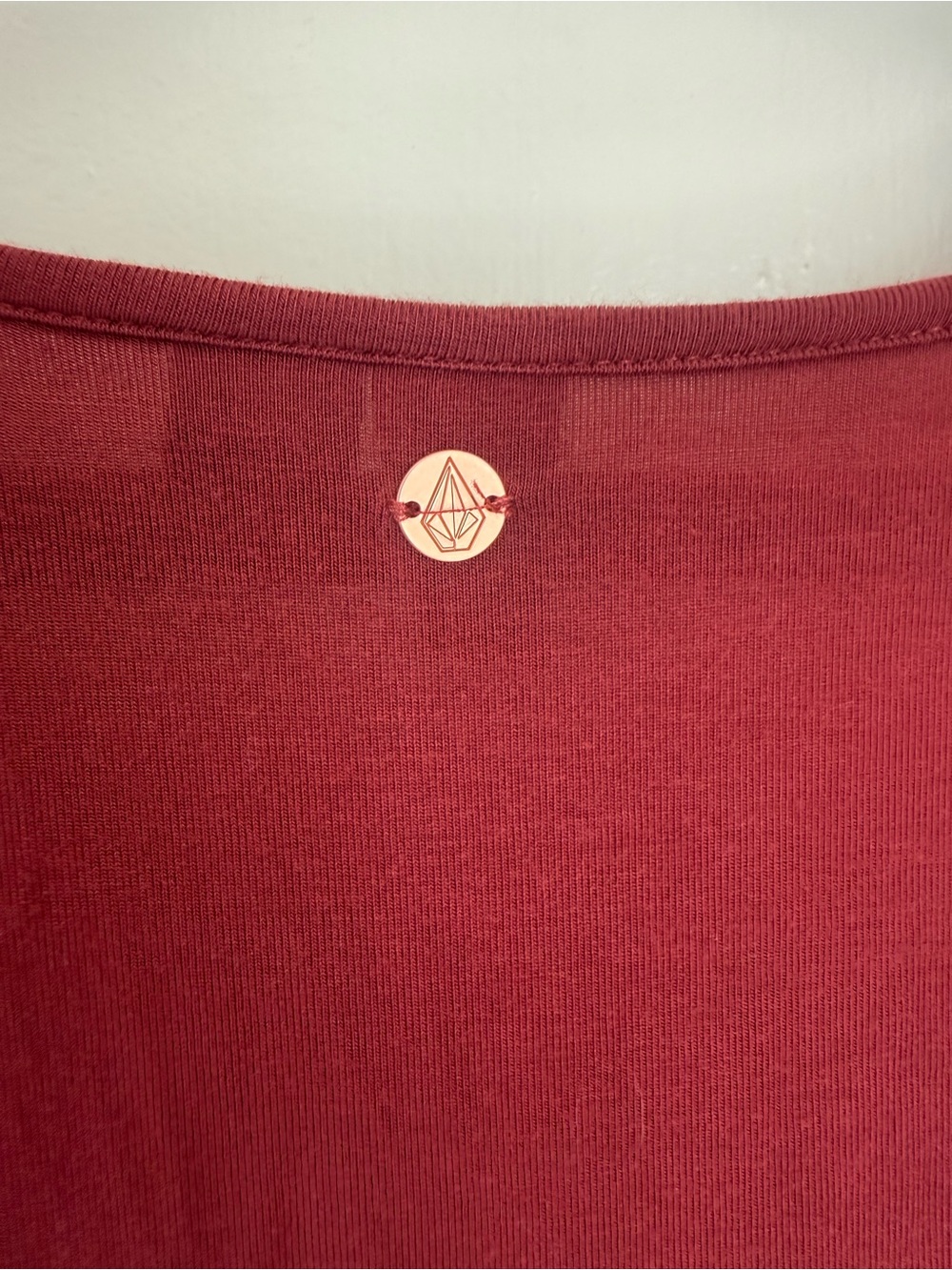 💥 Volcom Cinch Ur Here Ruched Bodycon Dress |Auburn Red | Size Medium - Picture 5 of 5